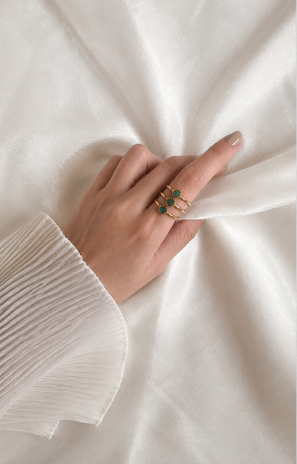 ANILLO TRES ESMERALDAS